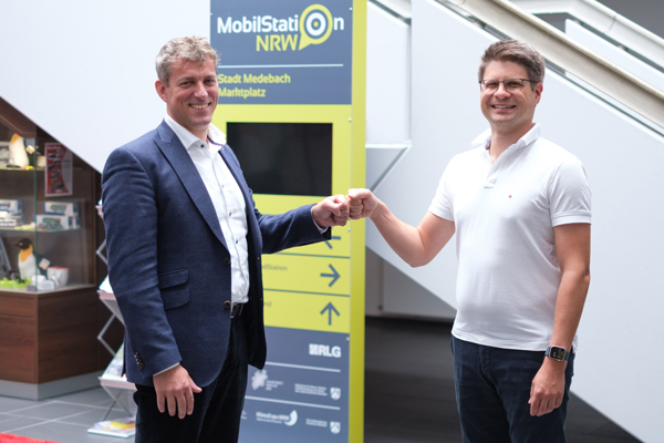 Foto - Fabian Esser (Coach) und Matthias Böhm (Abteilungsleiter IT)